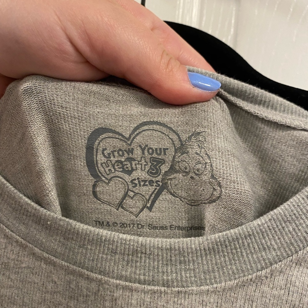 *NWT Grey Grinch Naughty pullover Sweatshirt size large - Picture 3 of 6